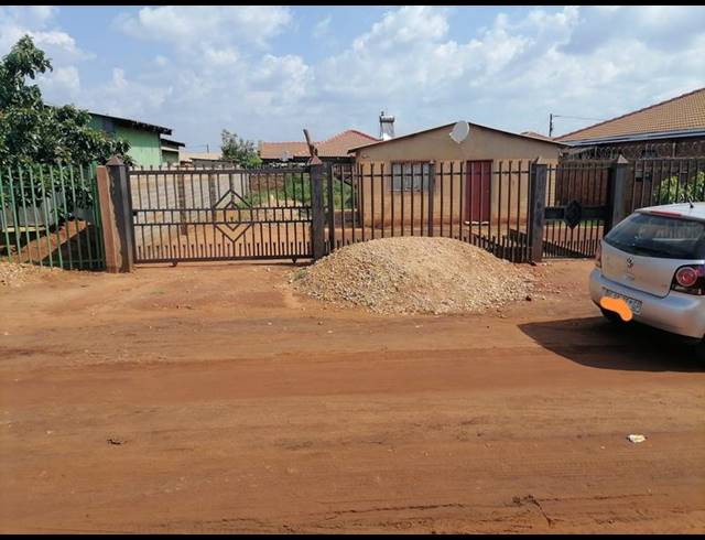 2 BEDROOM HOUSE FOR SALE IN SOSHANGUVE SOUTH